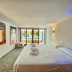 Sun Carlos Villa *
